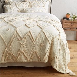 Anthropologie Aldalora King Ivory Quilt